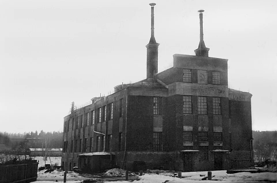 Context photograph: Voznesenskaya Textile Factory(2); textile context, not an identified product or supplier on this page.
