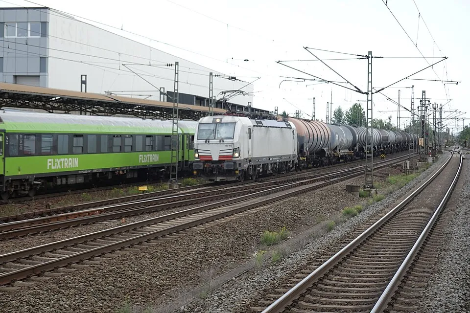 Context photograph: Bahnhof Hannover Messe Laatzen 2023 1; events context, not an identified product or supplier on this page.