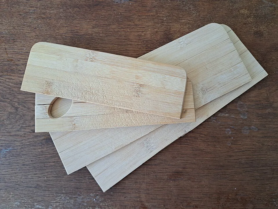 Context photograph: (20260725) Broken wooden cutting boards 03; timber context, not an identified product or supplier on this page.