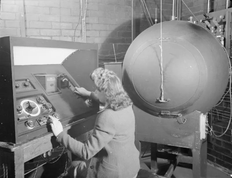 Context photograph: National Physical Laboratory- Science and Technology in Wartime, Teddington, Middlesex, England, UK, 1944 D22663; science context, not an identified product or supplier on this page.