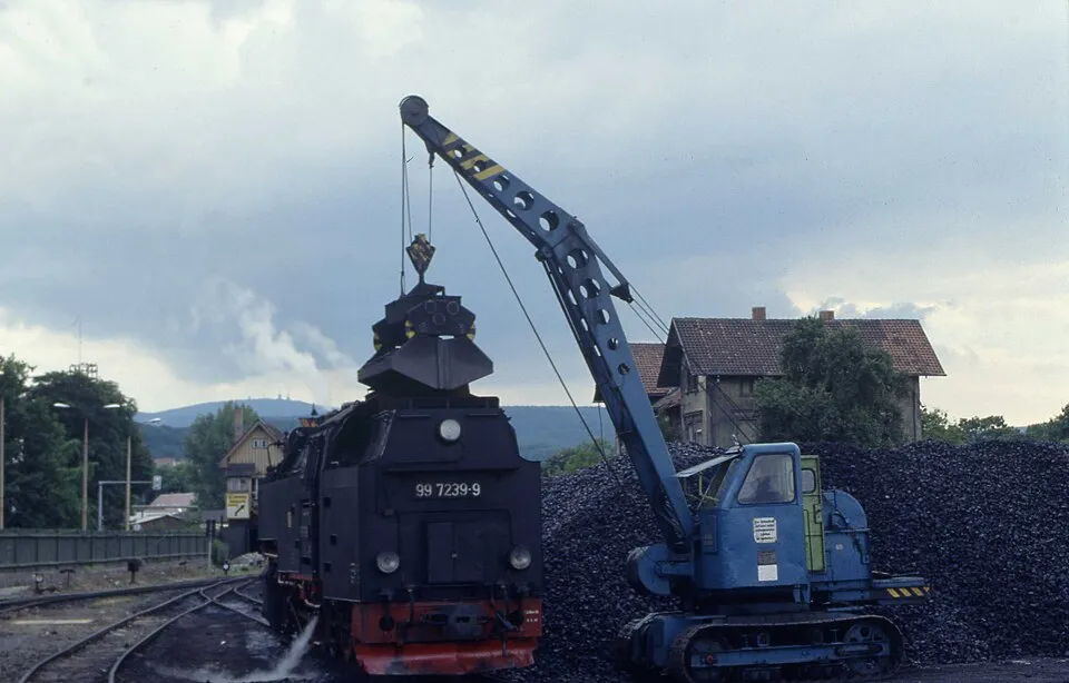 Context photograph: Wernigerode depot loading coal; operations context, not an identified product or supplier on this page.
