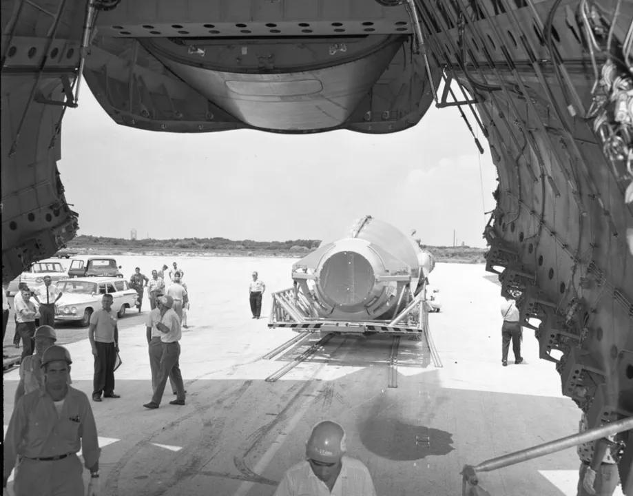 Context photograph: Atlas loading Transport. (21499013659); operations context, not an identified product or supplier on this page.