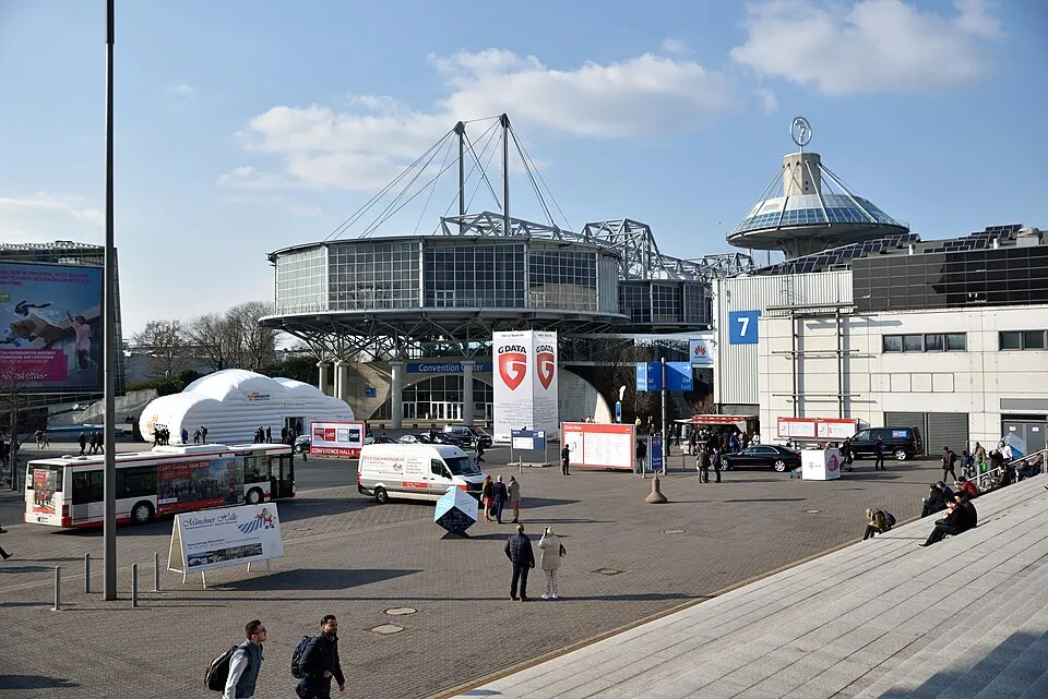 Context photograph: Außengelände – CeBIT 2016 02; events context, not an identified product or supplier on this page.