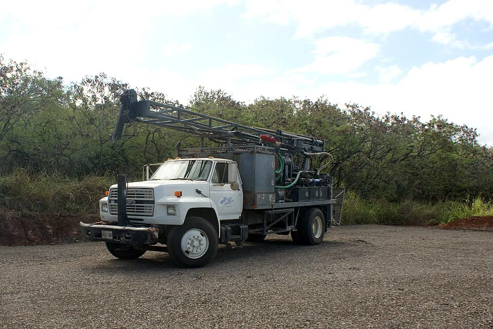 Context photograph: Drill Rig Arrives at First Monitoring Well Location at Red Hill (28608005786); science context, not an identified product or supplier on this page.