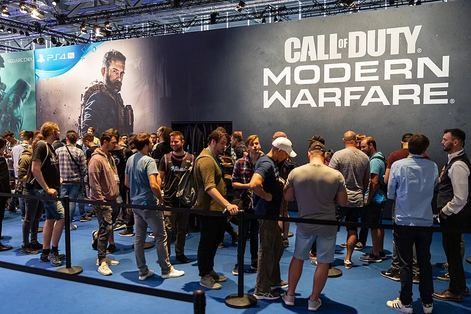 Context photograph: Call of Duty Modern Warfare Gamescom 2019 (48605842367); events context, not an identified product or supplier on this page.